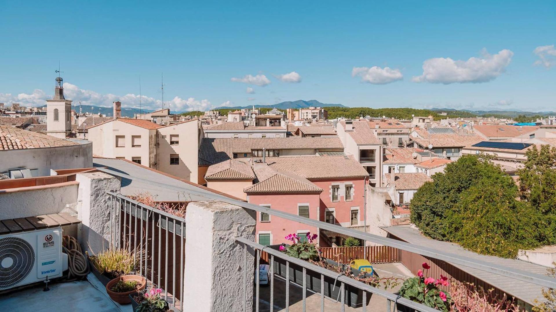 Romantic Duplex With Terrace And Great Views Girona Camera foto